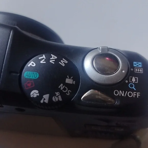 Canon PowerShot SX130, 12 Times Optical Zoom - Picture 4 of 8